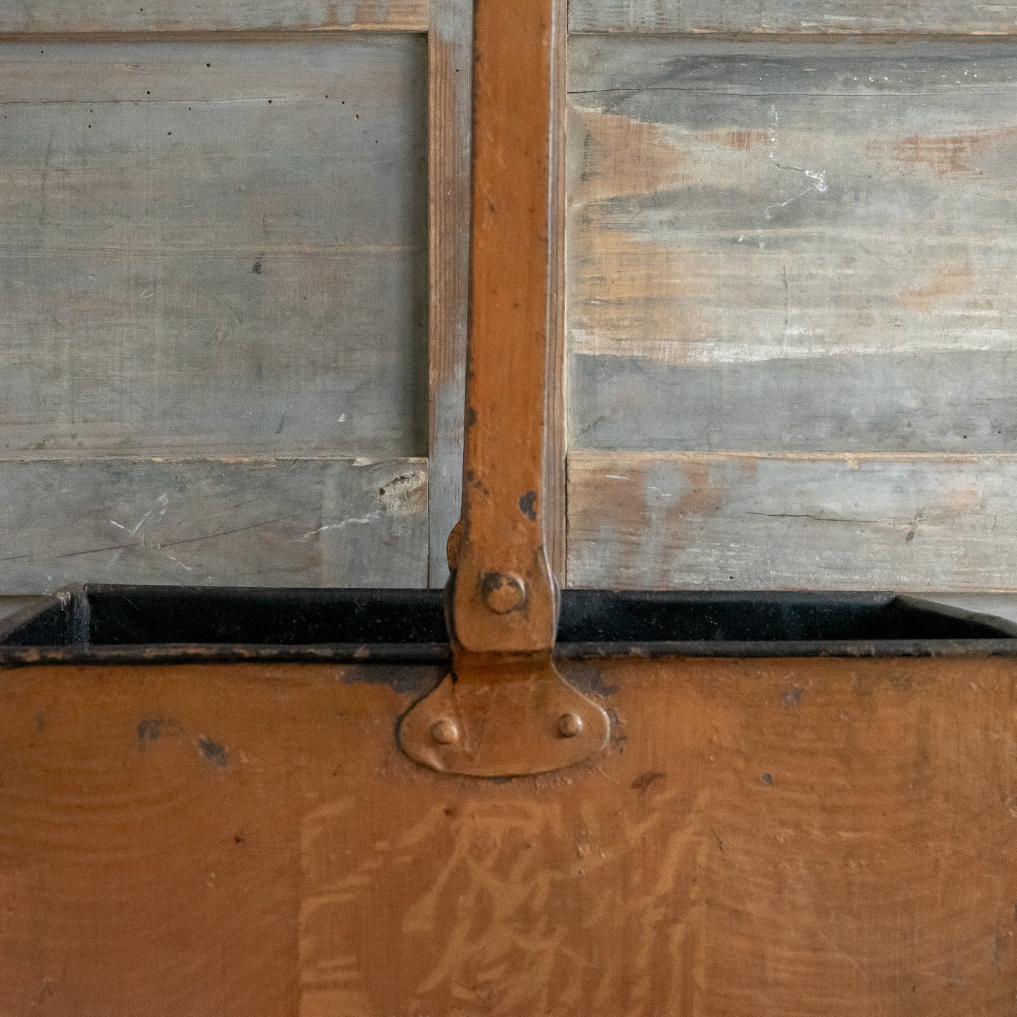 Original Grain Effect Metal Maids Box and Liner