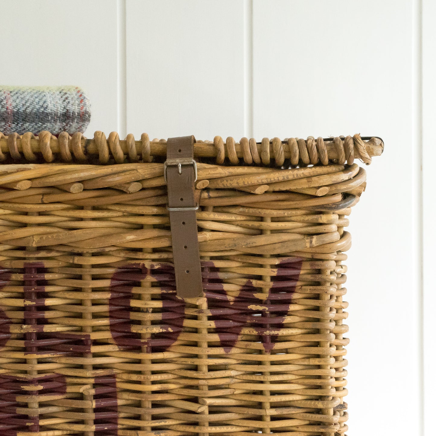 Rutic Vintage Wicker Laundry Basket