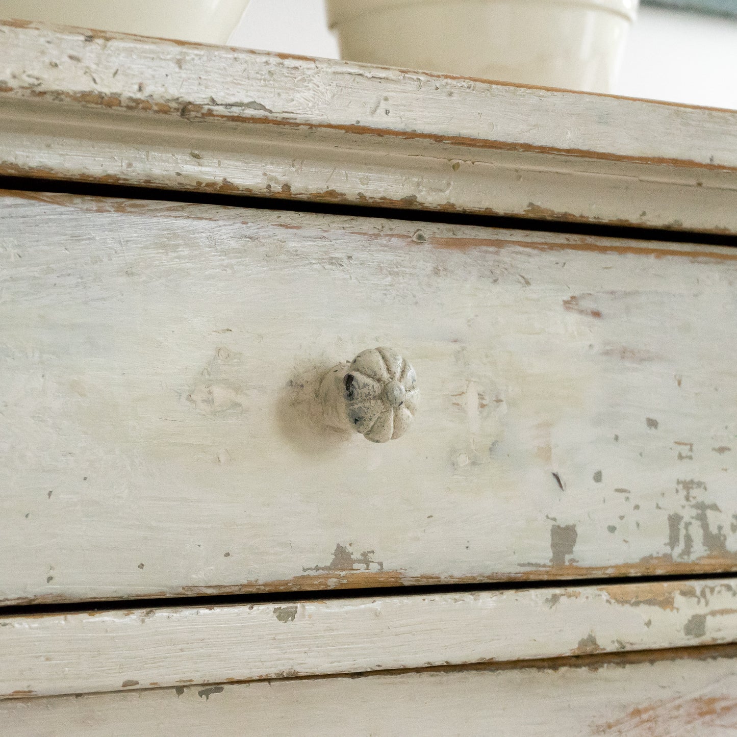 WHITE RUSTIC CUPBOARD