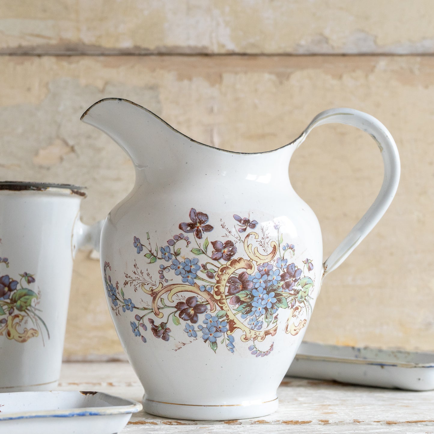 Charming Vintage Floral Enamel Set