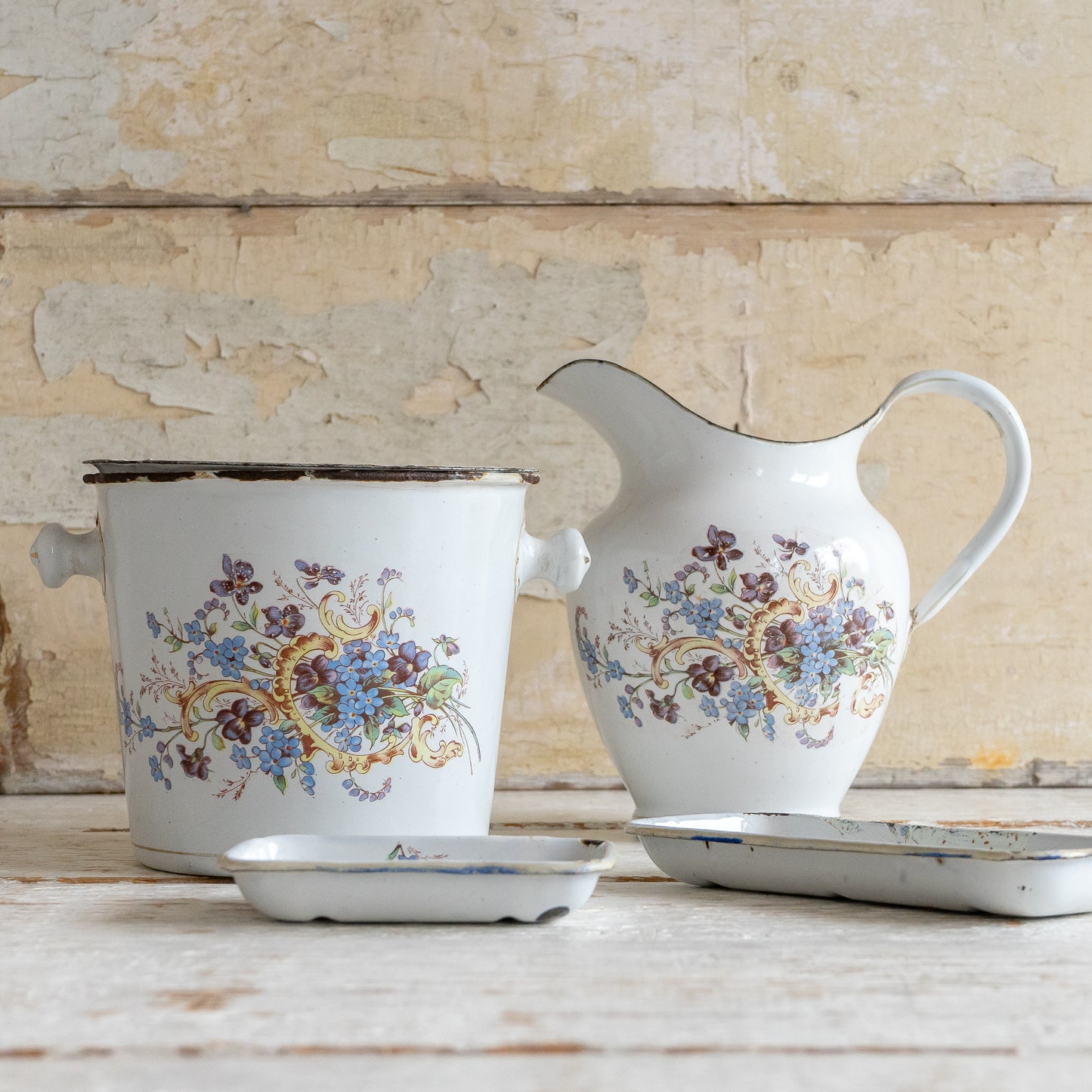 Charming Vintage Floral Enamel Set