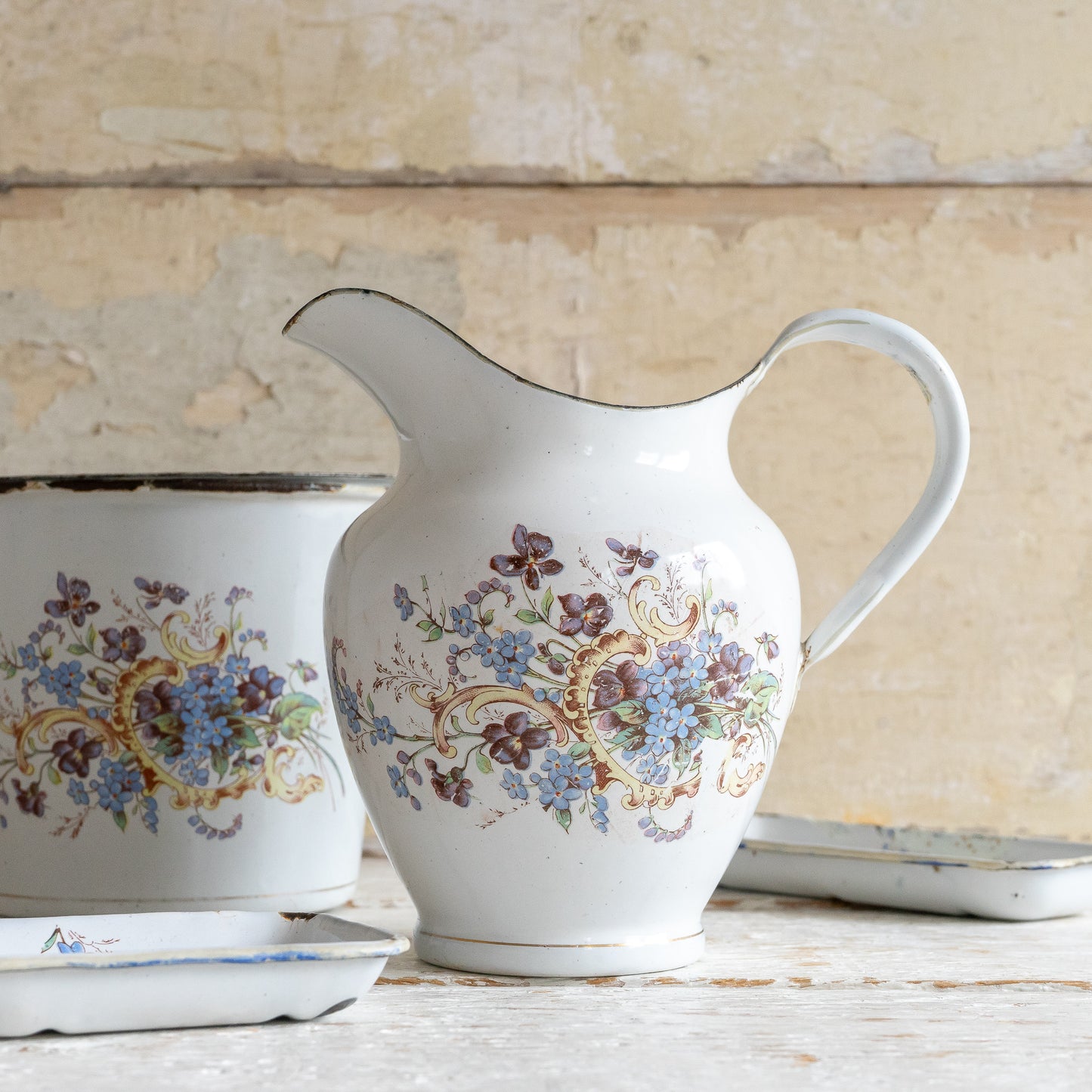 Charming Vintage Floral Enamel Set