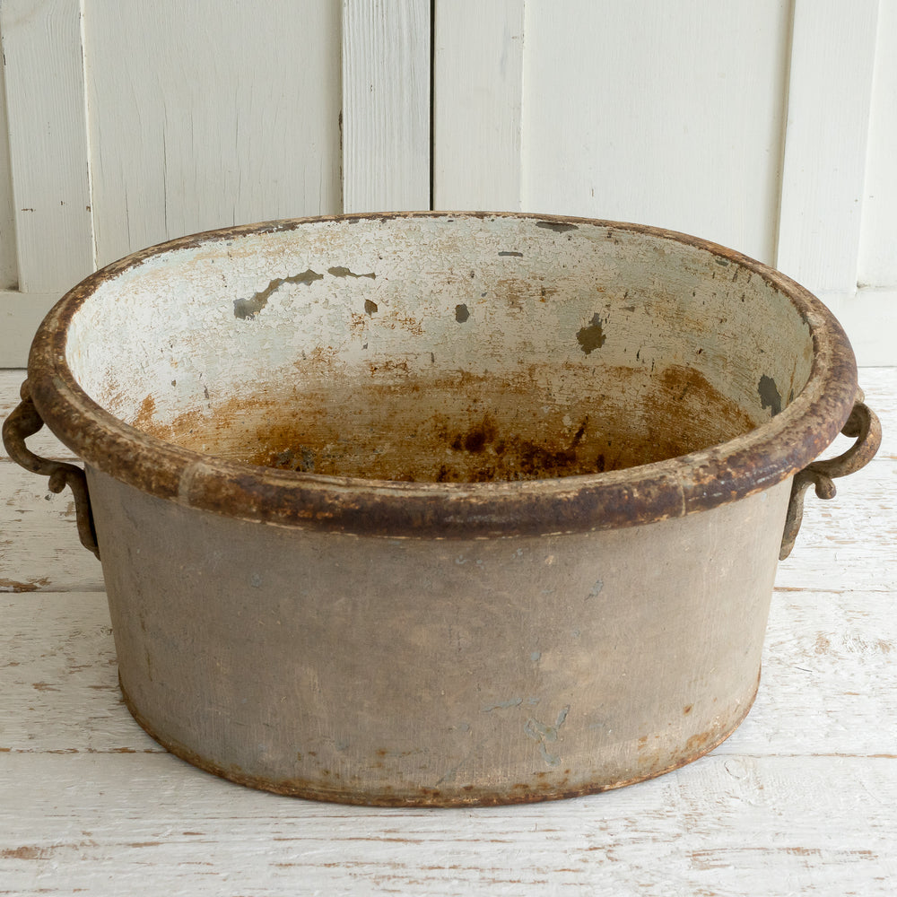 
            
                Load image into Gallery viewer, DECORATIVE ANTIQUE TOLEWARE TUB
            
        