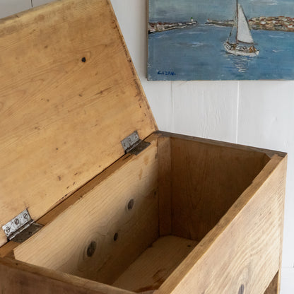 Rustic Pine Bench Box