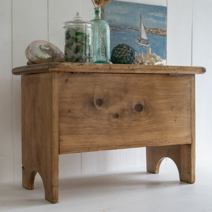 Rustic Pine Bench Box