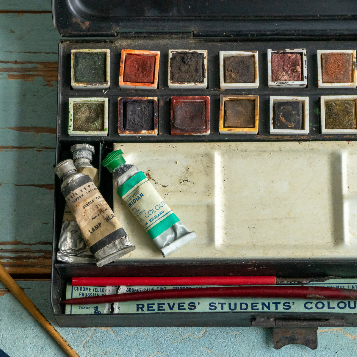 Vintage Reeves Paint Tin and Contents
