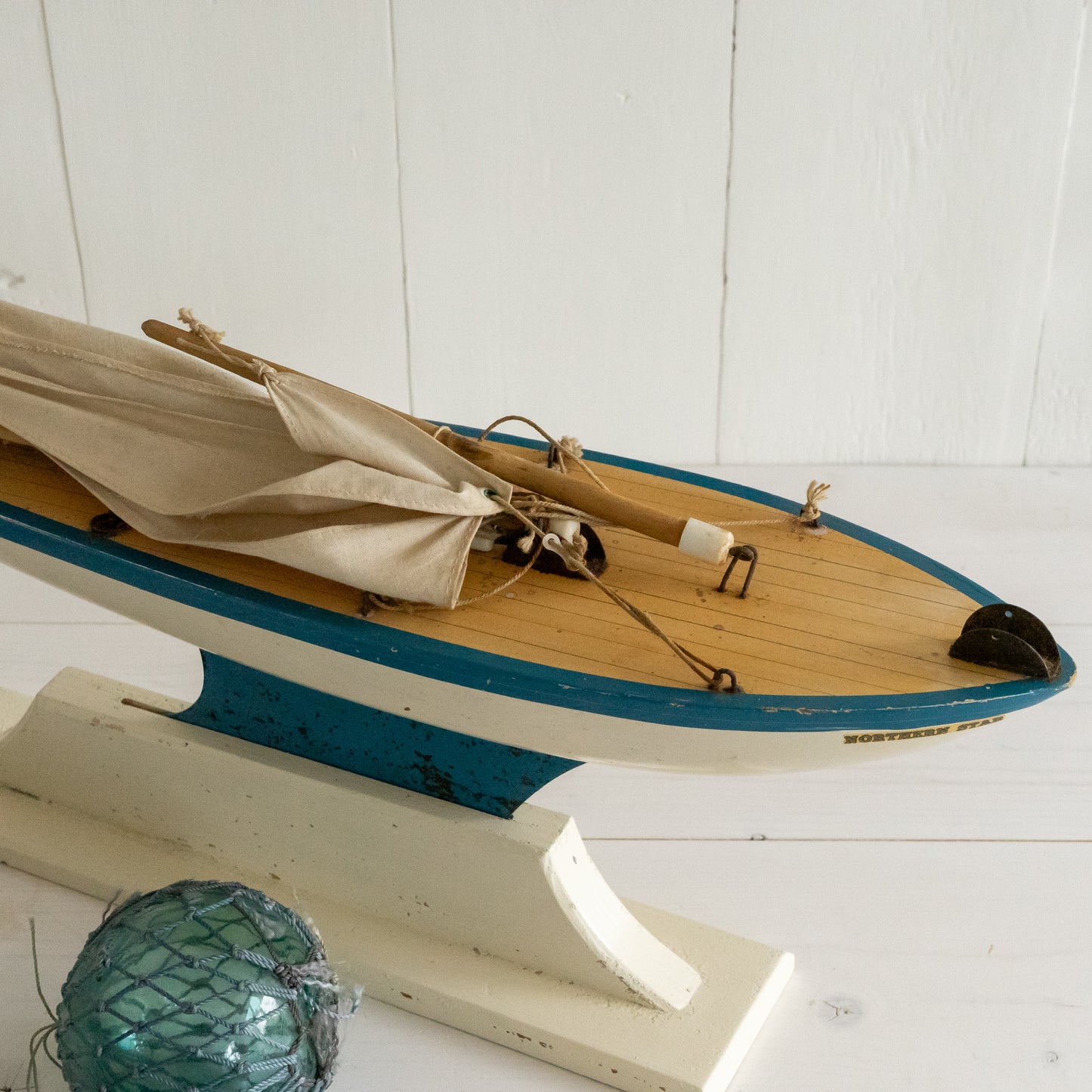 Vintage Pond Yacht