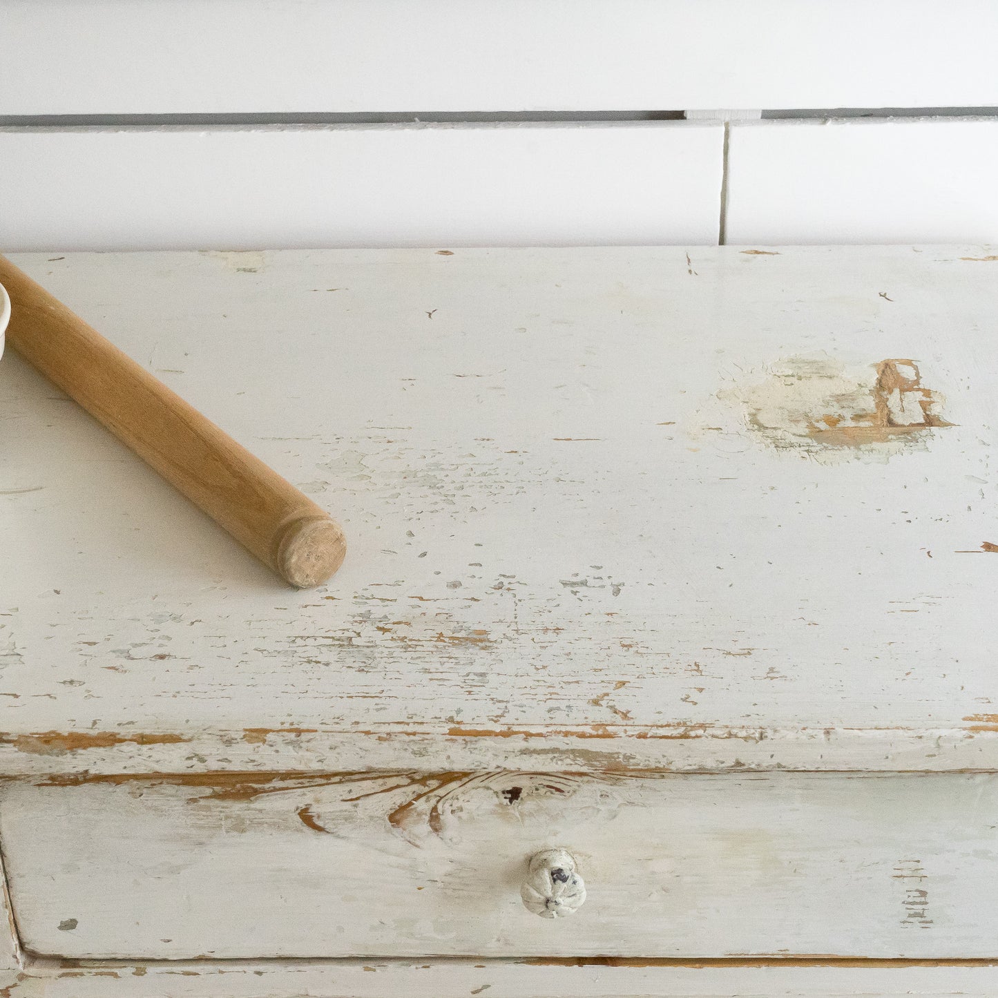 WHITE RUSTIC CUPBOARD